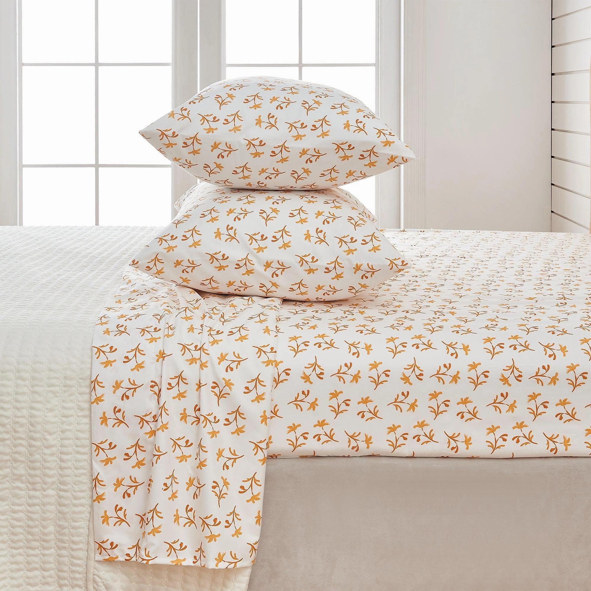 4 Piece Watercolor Floral Microfiber Sheet - Delia Collection