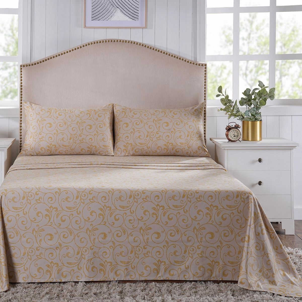 Classical Ornate Seamless Scroll Bed Sheet with Pillow Case Gold