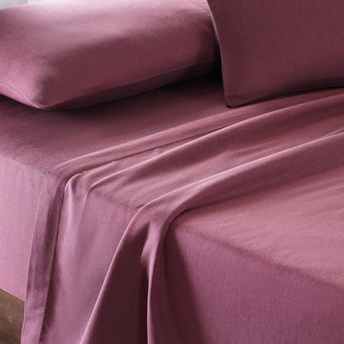 Emmie Made With Egyptian Cotton Ultra Soft Red Bed Sheet with Pillow Case