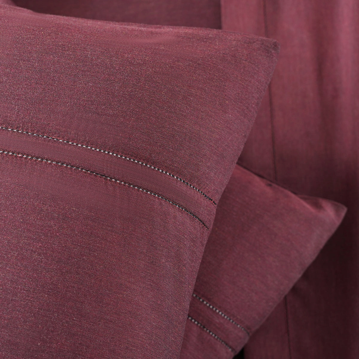 Emmie Made With Egyptian Cotton Ultra Soft Red Bed Sheet with Pillow Case
