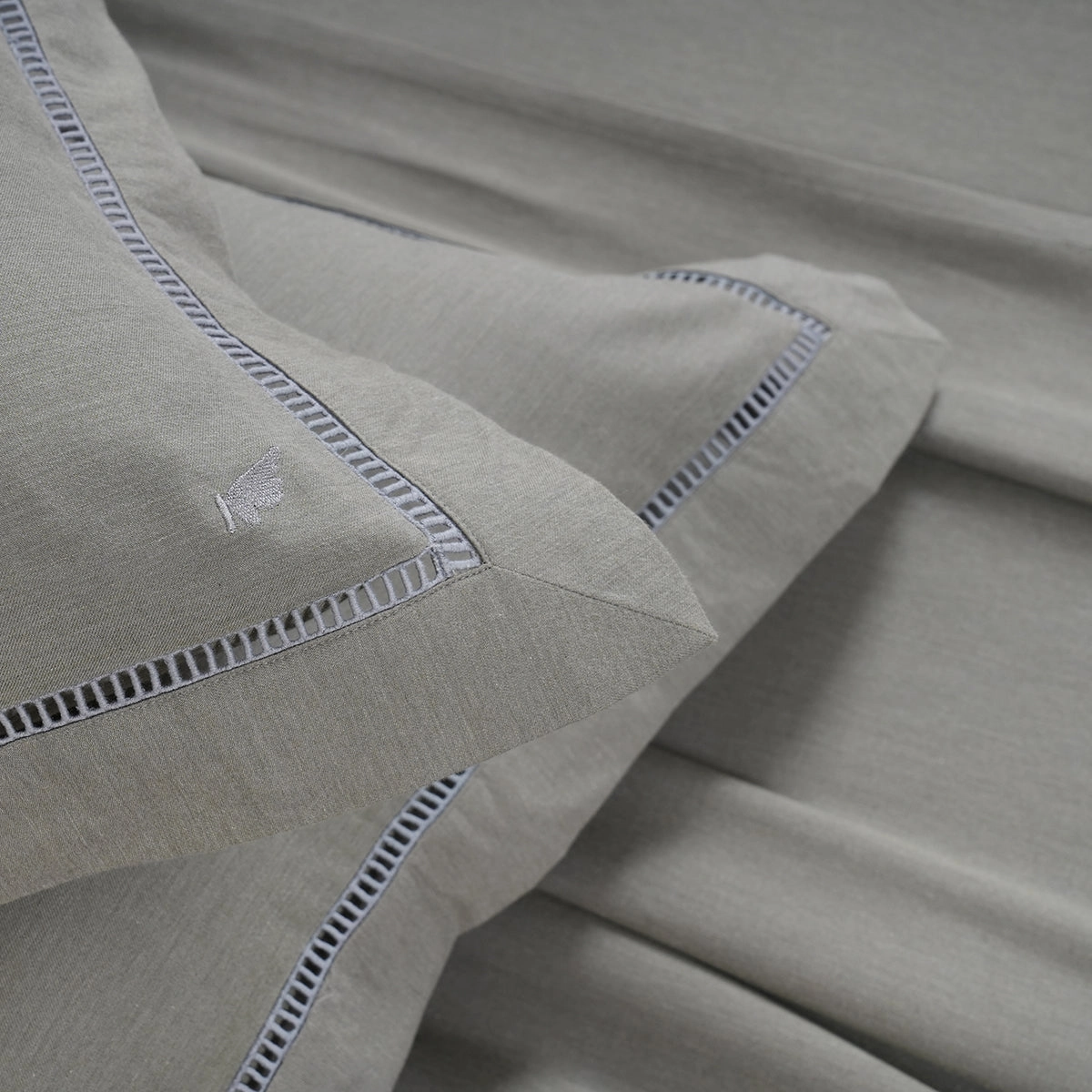Emmie Made With Egyption Cotton Ultra Soft Blue Bed Sheet with Pillow Case