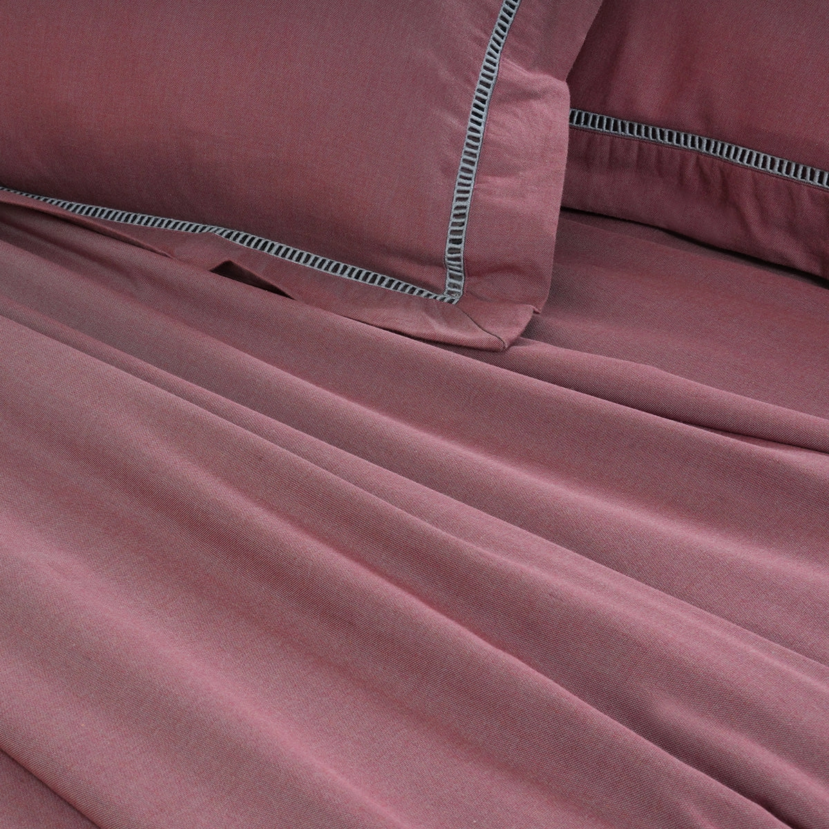 Emmie Made With Egyption Cotton Ultra Soft Red Bed Sheet with Pillow Case