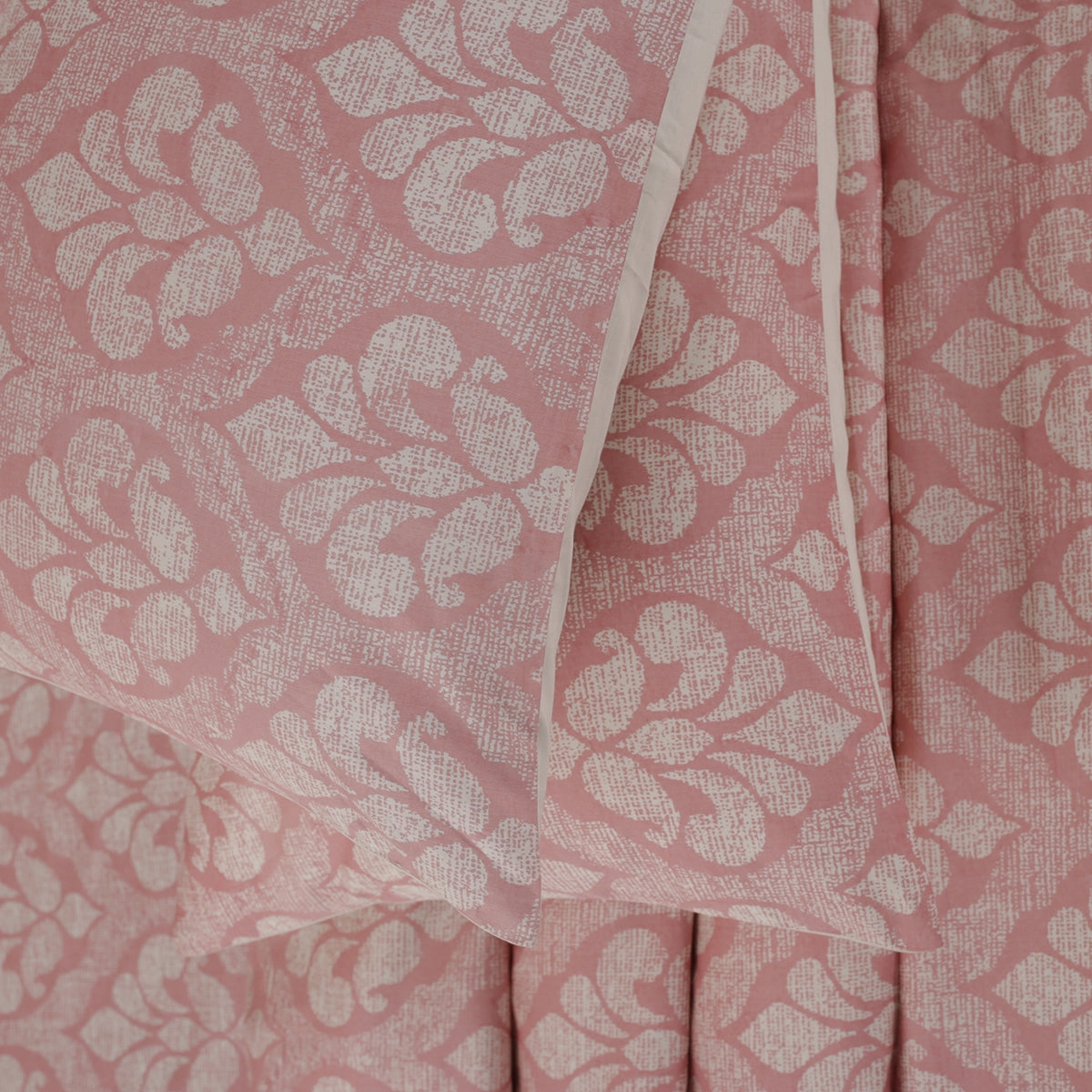 Folklore Transition Diamond Festivity Printed 100% Cotton Peach Ultra Soft Bed Sheet
