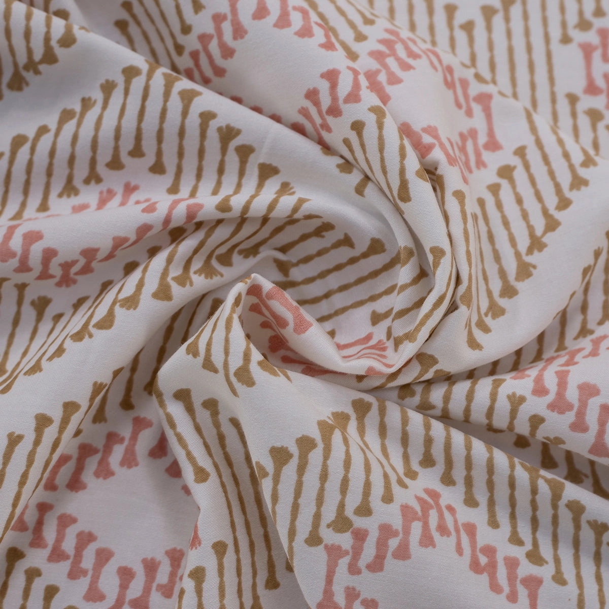 Global Atelier Demon Dash Printed 100% Cotton Peach Soft Bed Sheet with Pillow Case