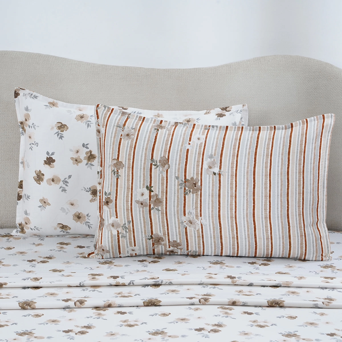 Hermosa Eclectic Garden Ellen 100%Cotton Printed Bed Sheet With Pillow Case