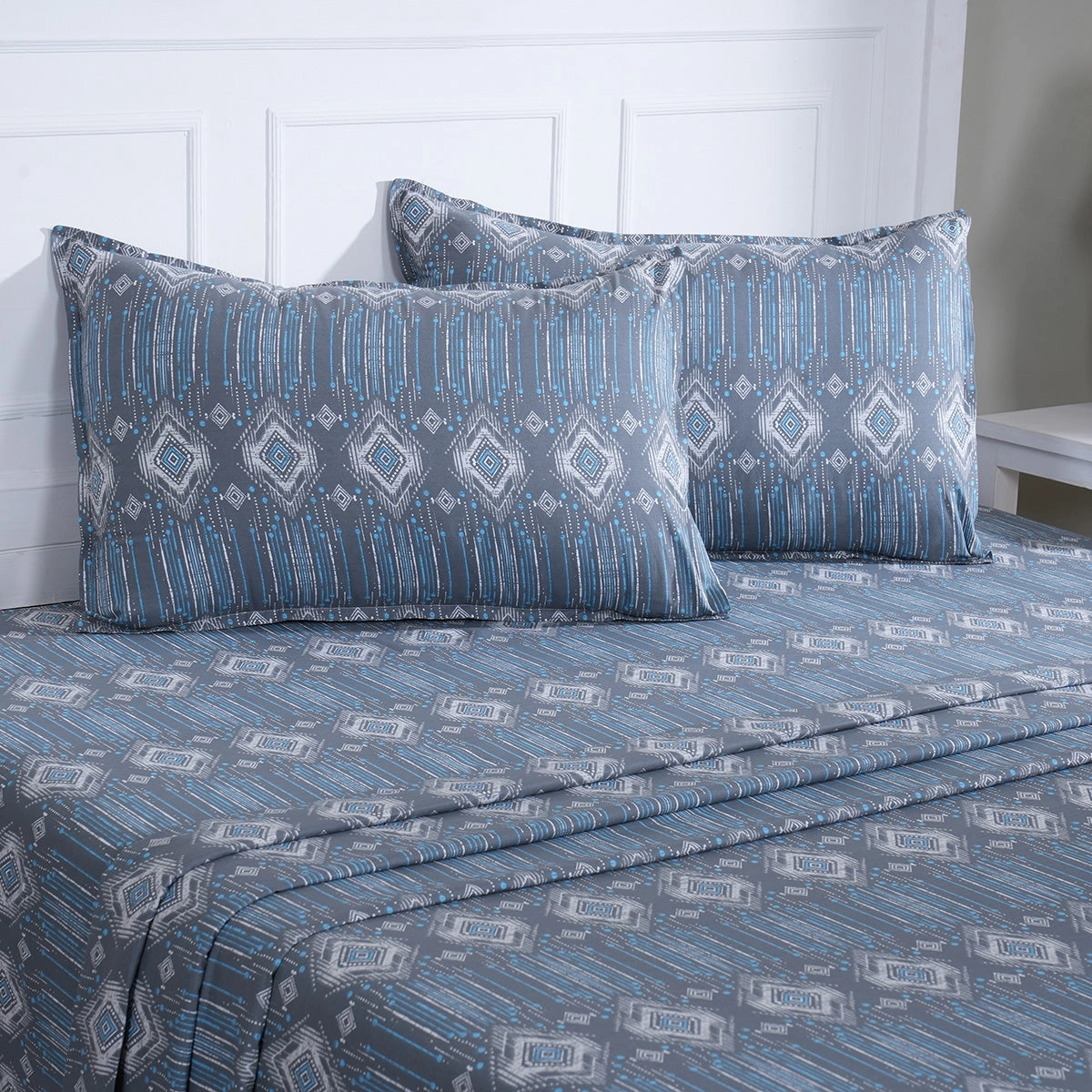 Hermosa Sensory Bloom Gareth 100% Cotton Printed Bed Sheet with Pillow Case Blue