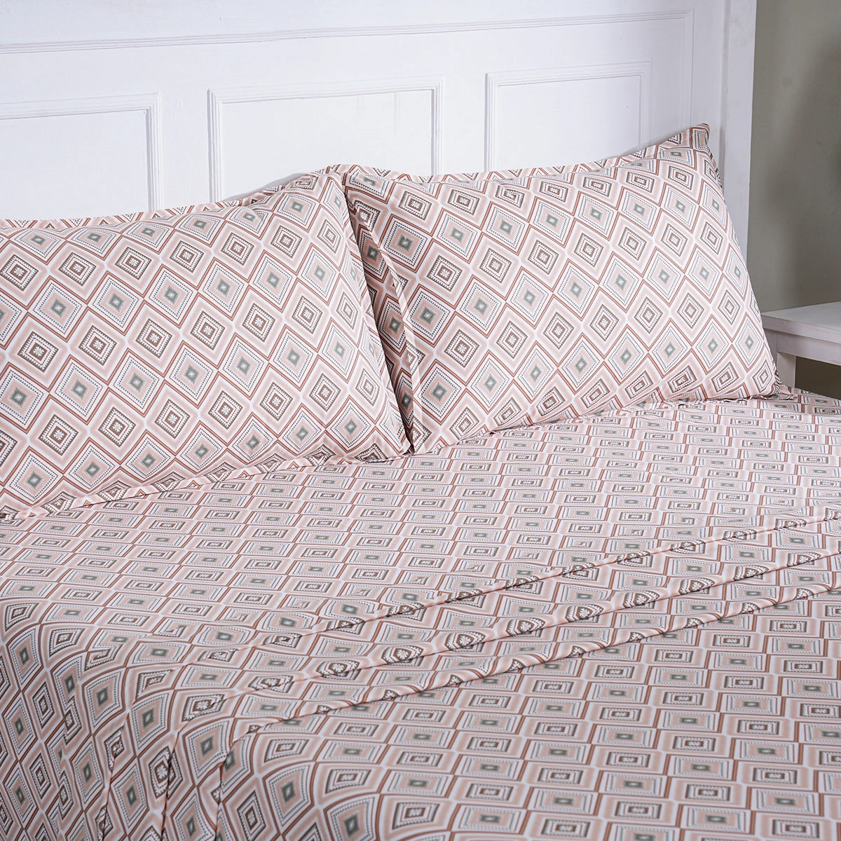 Hermosa Sensory Bloom Jude 100% Cotton Printed Bed Sheet with Pillow Case Peach