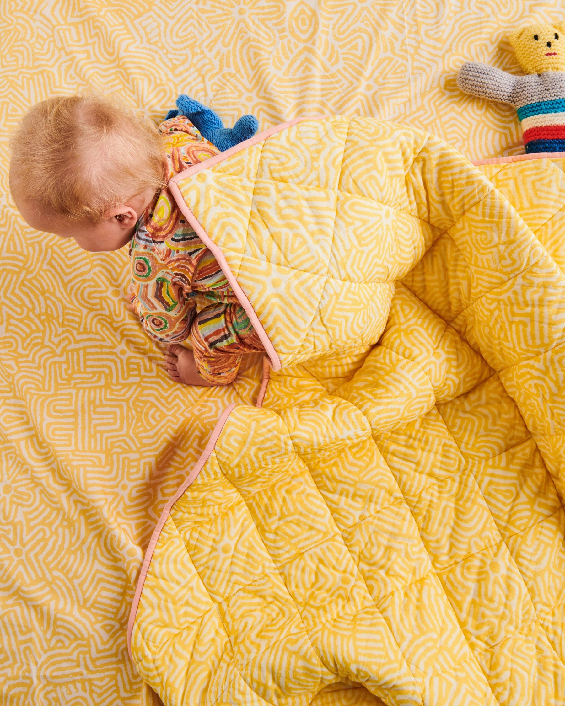 Kalaya Tjukurpa Straw Organic Cotton Baby Fitted Sheet