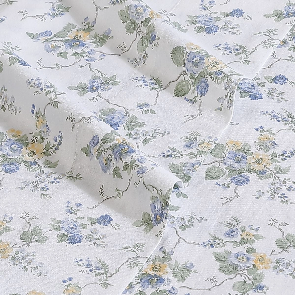 Le Fleur Cottage Blue Cotton Sheet Set by Laura Ashley