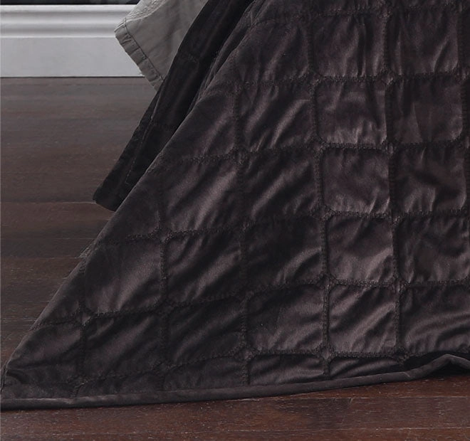 Meeka Queen Bed Coverlet Set Coffee