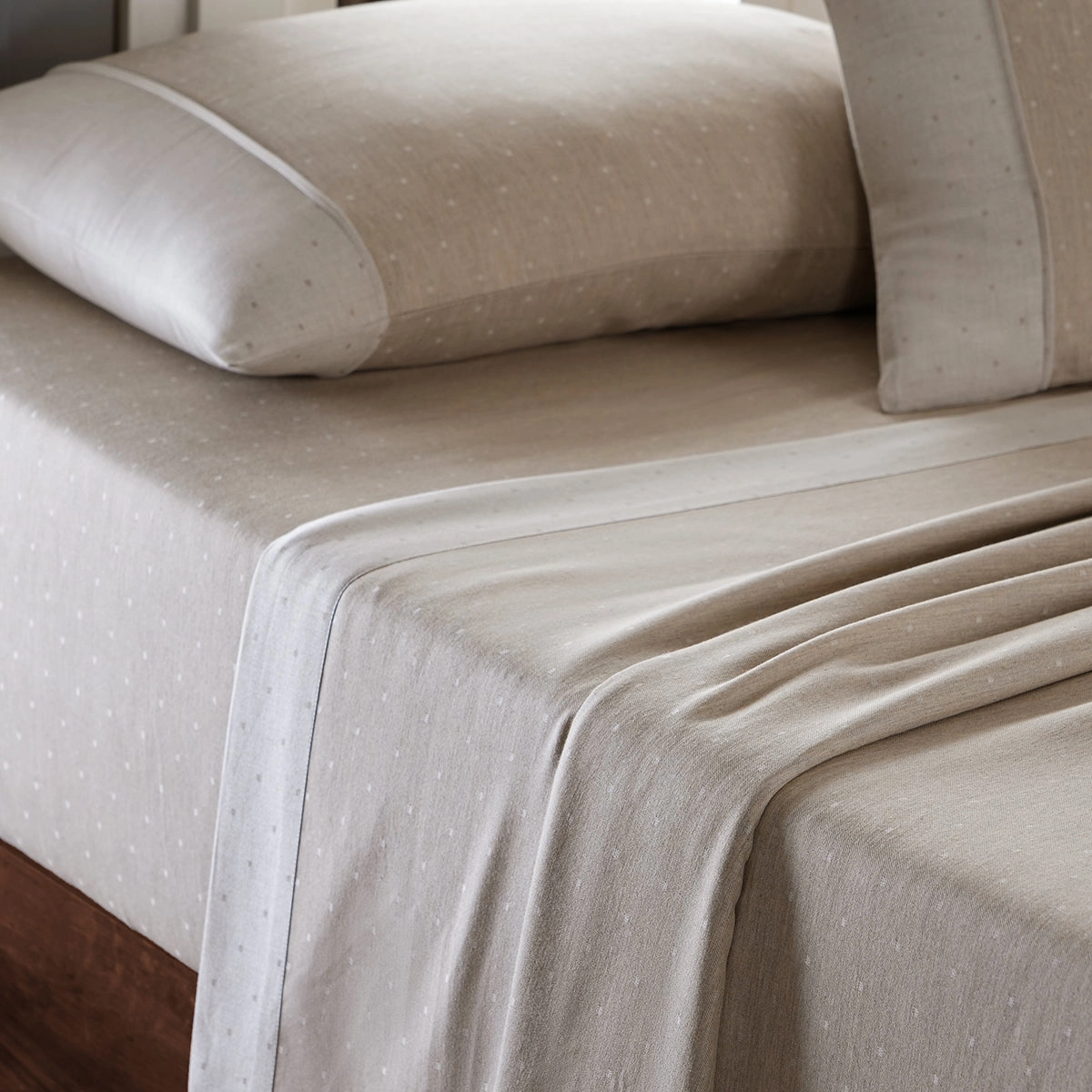 Muted Dot Reversible Made With Egyptian Cotton Ultra Soft Beige Bed Sheet with Pillow Case