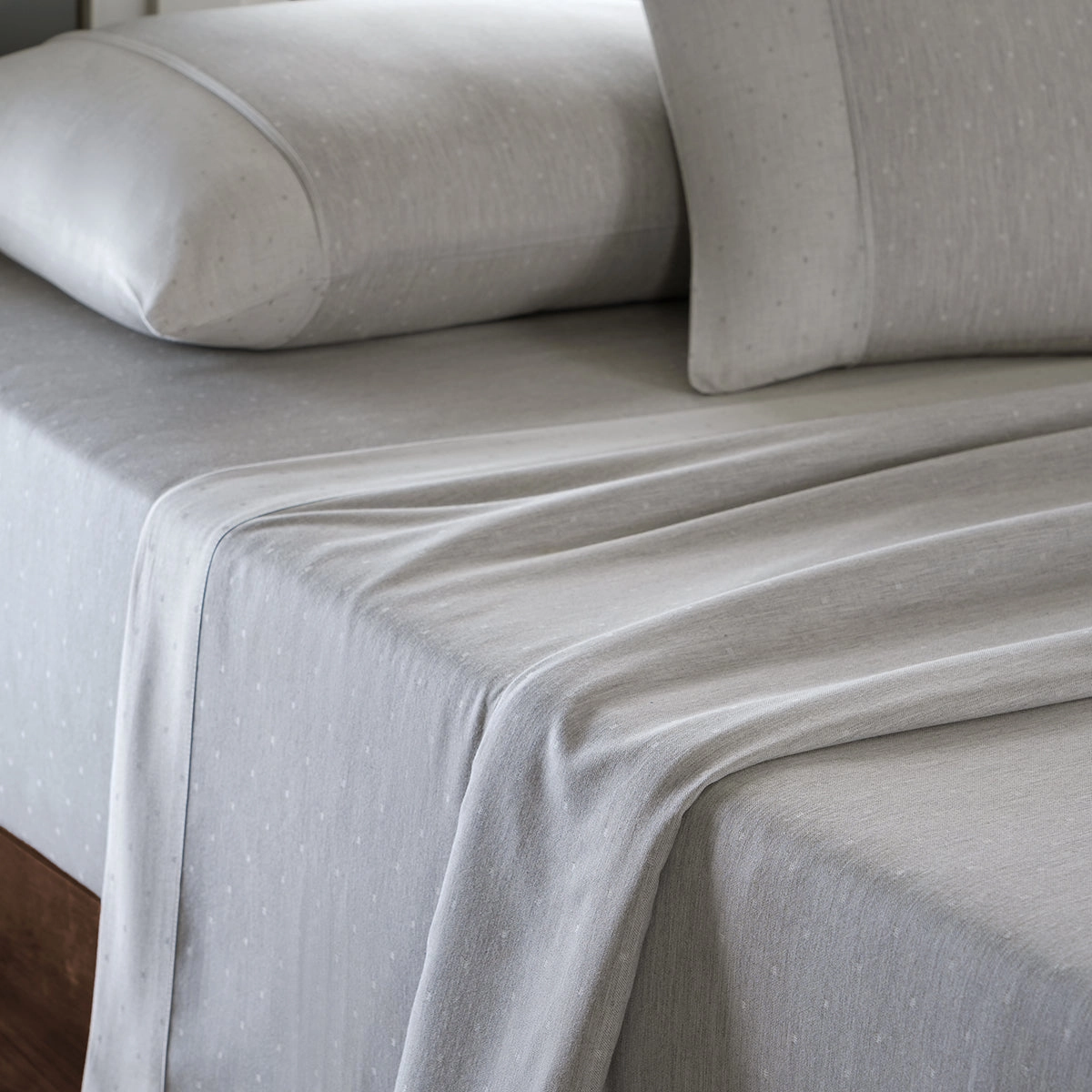 Muted Dot Reversible Made With Egyptian Cotton Ultra Soft Grey Bed Sheet with Pillow Case
