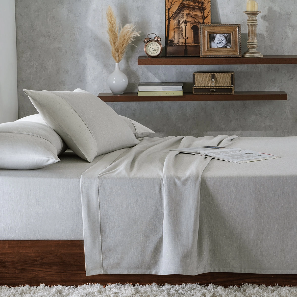 Muted Dot Reversible Made With Egyptian Cotton Ultra Soft Grey Bed Sheet with Pillow Case