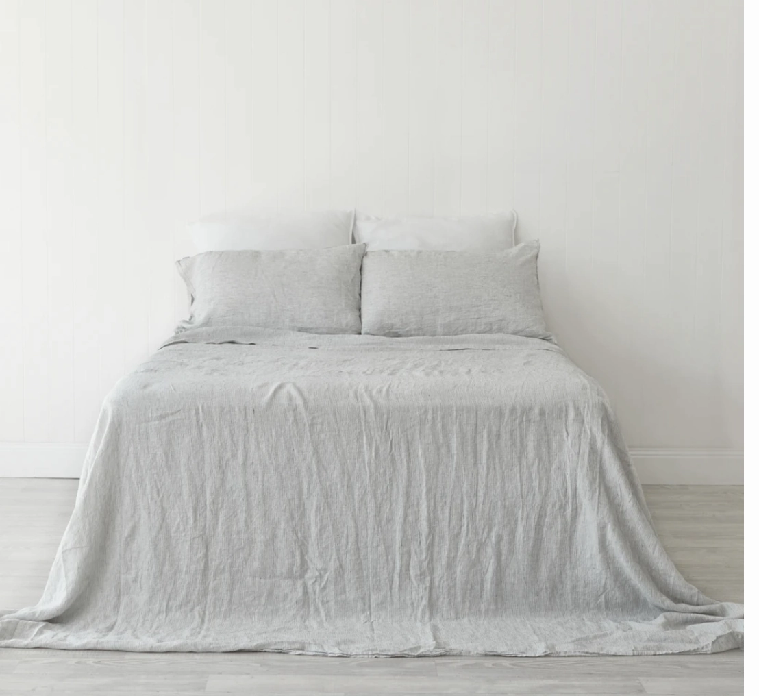 Pinstripe Pure Linen Sheet Set (1x Flat Sheet, 1x Fitted Sheet, 2x Pillowcases)