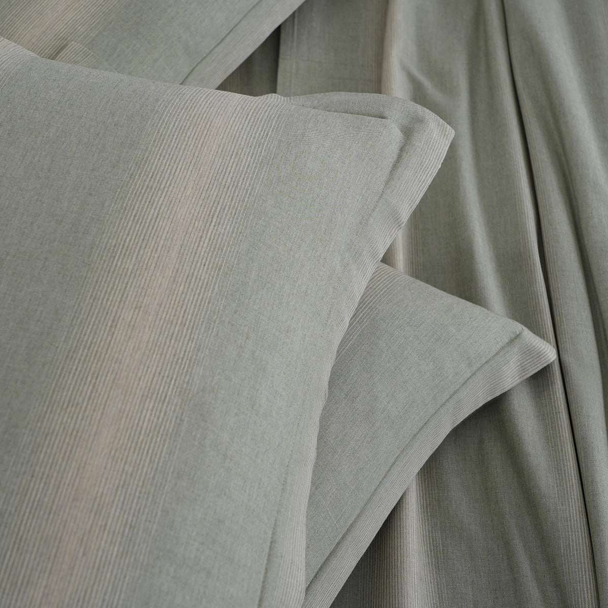 Rhythmic Stripe Reversible Made With Egyptian Cotton Ultra Soft Chameleon Green/Chinchilla Bed Sheet Set