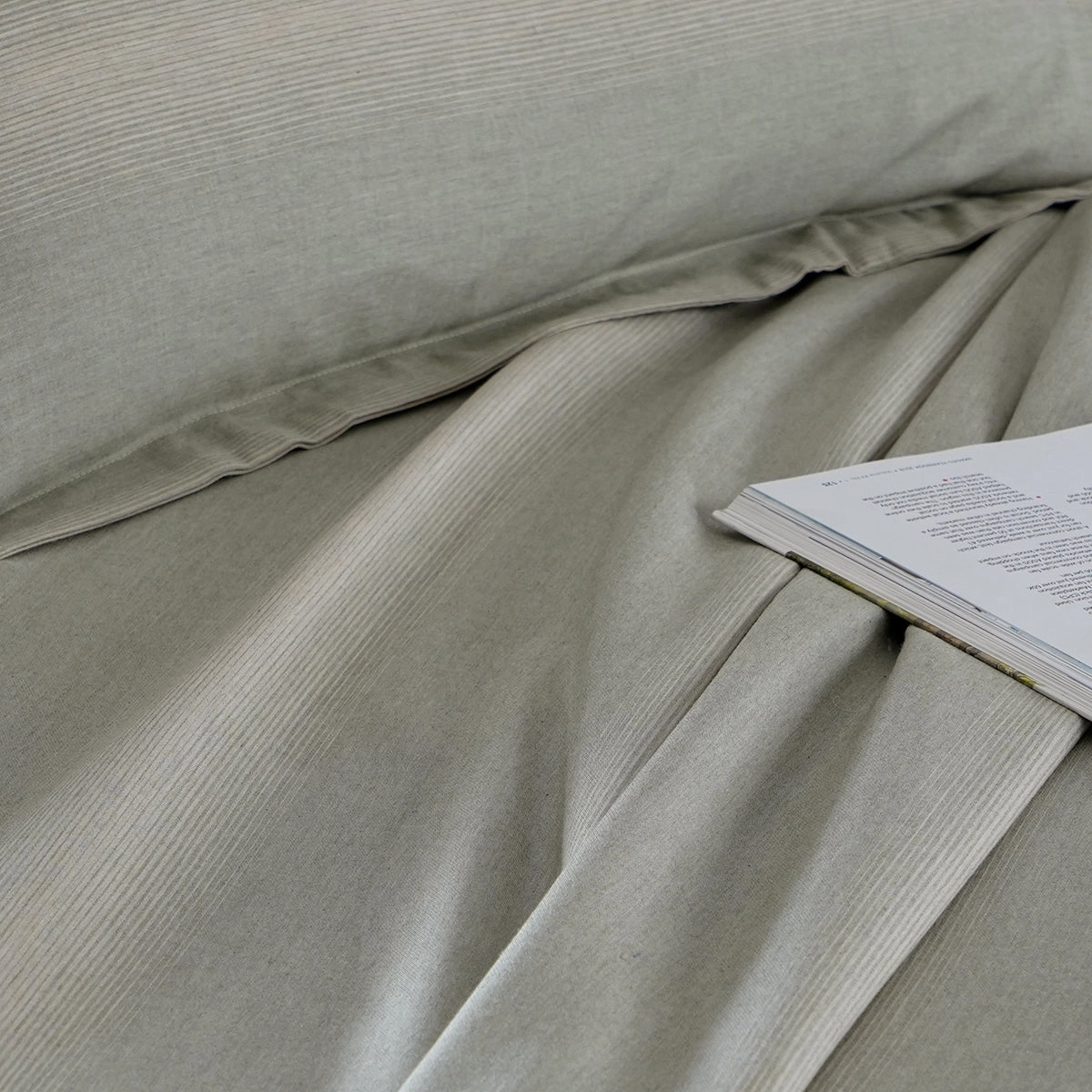 Rhythmic Stripe Reversible Made With Egyptian Cotton Ultra Soft Chameleon Green/Chinchilla Bed Sheet Set