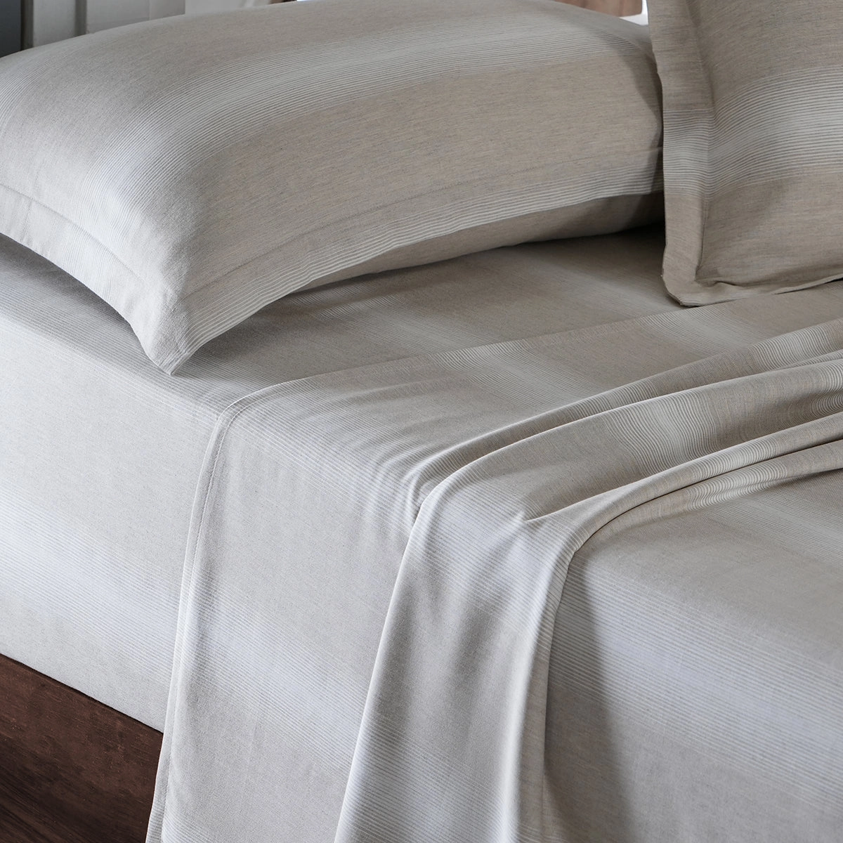 Rhythmic Stripe Reversible Made With Egyptian Cotton Ultra Soft Chinchilla/White Bed Sheet Set