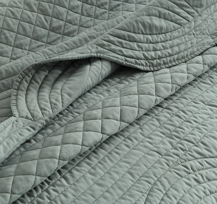 Scallop Coverlet Set Range Juniper