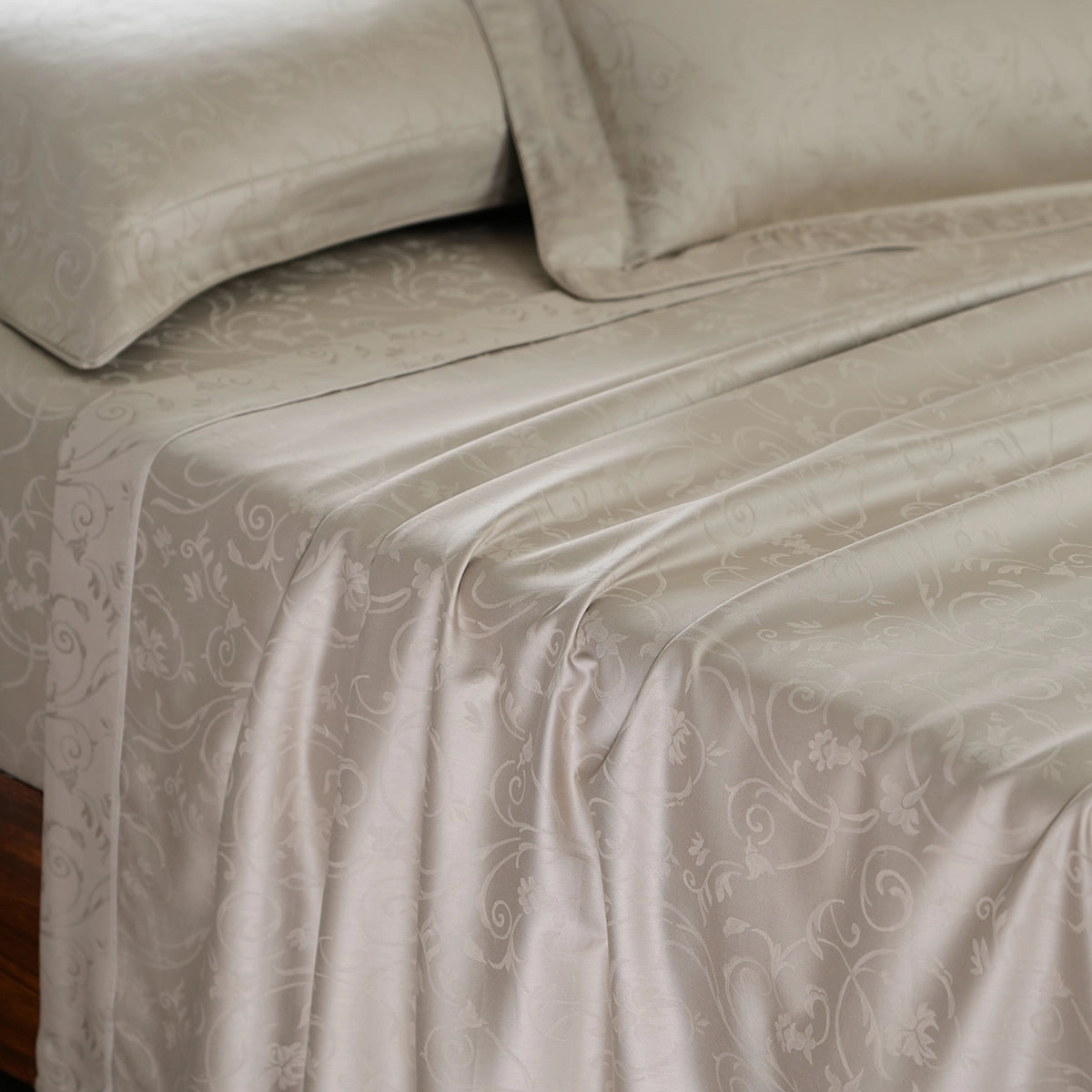 Scroll Self Jacquard 100% Cotton Ultra Soft Bed Sheet With Pillow Covers