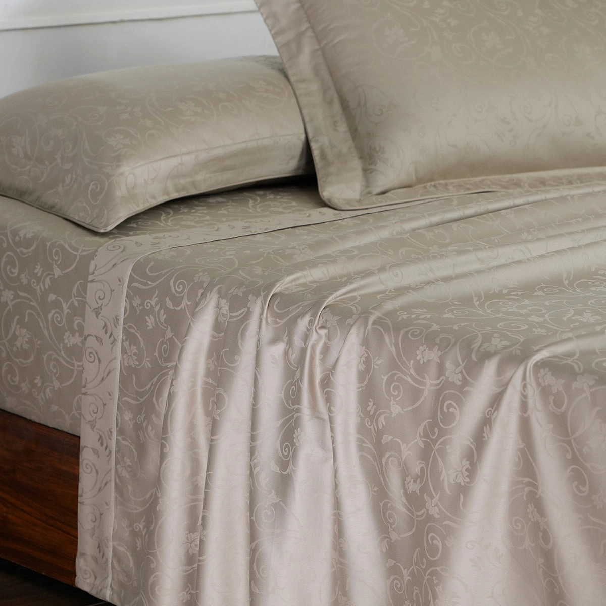 Scroll Self Jacquard 100% Cotton Ultra Soft Bed Sheet With Pillow Covers