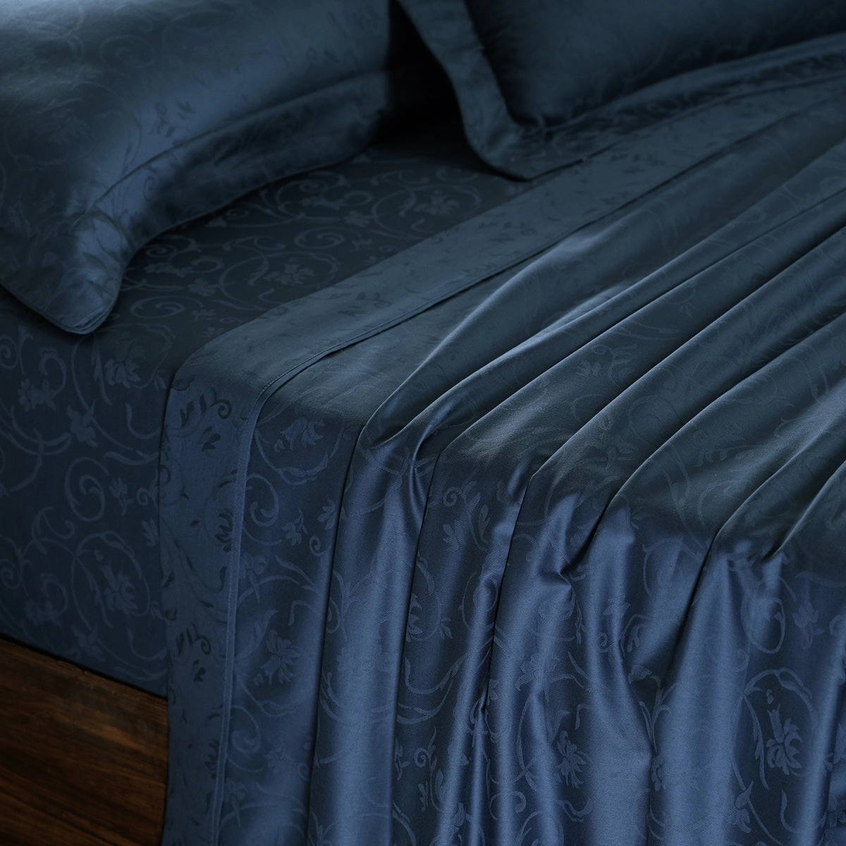 Scroll Self Jacquard 100% Cotton Ultra Soft Bed Sheet With Pillow Covers
