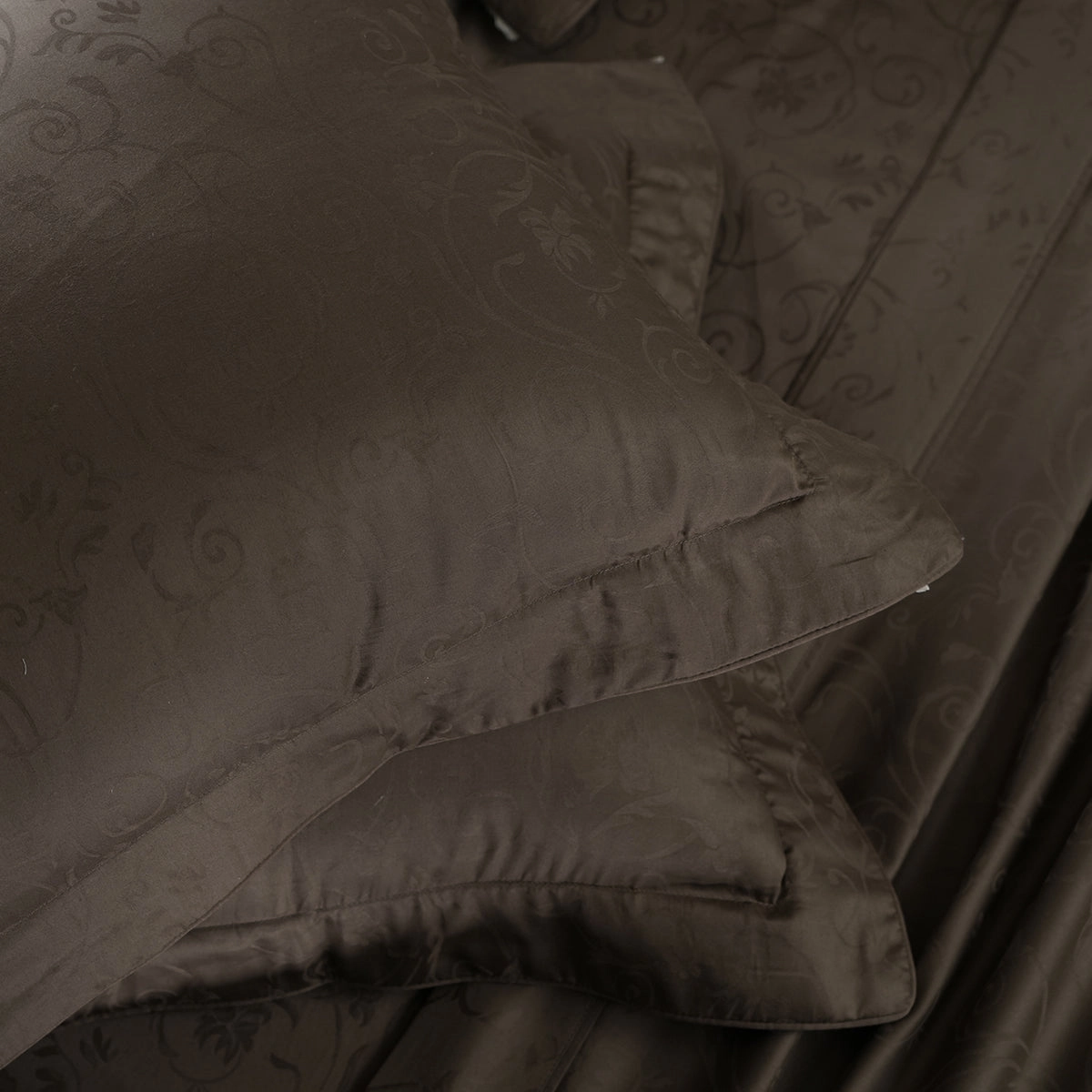 Scroll Self Jacquard 100% Cotton Ultra Soft Bed Sheet With Pillow Covers
