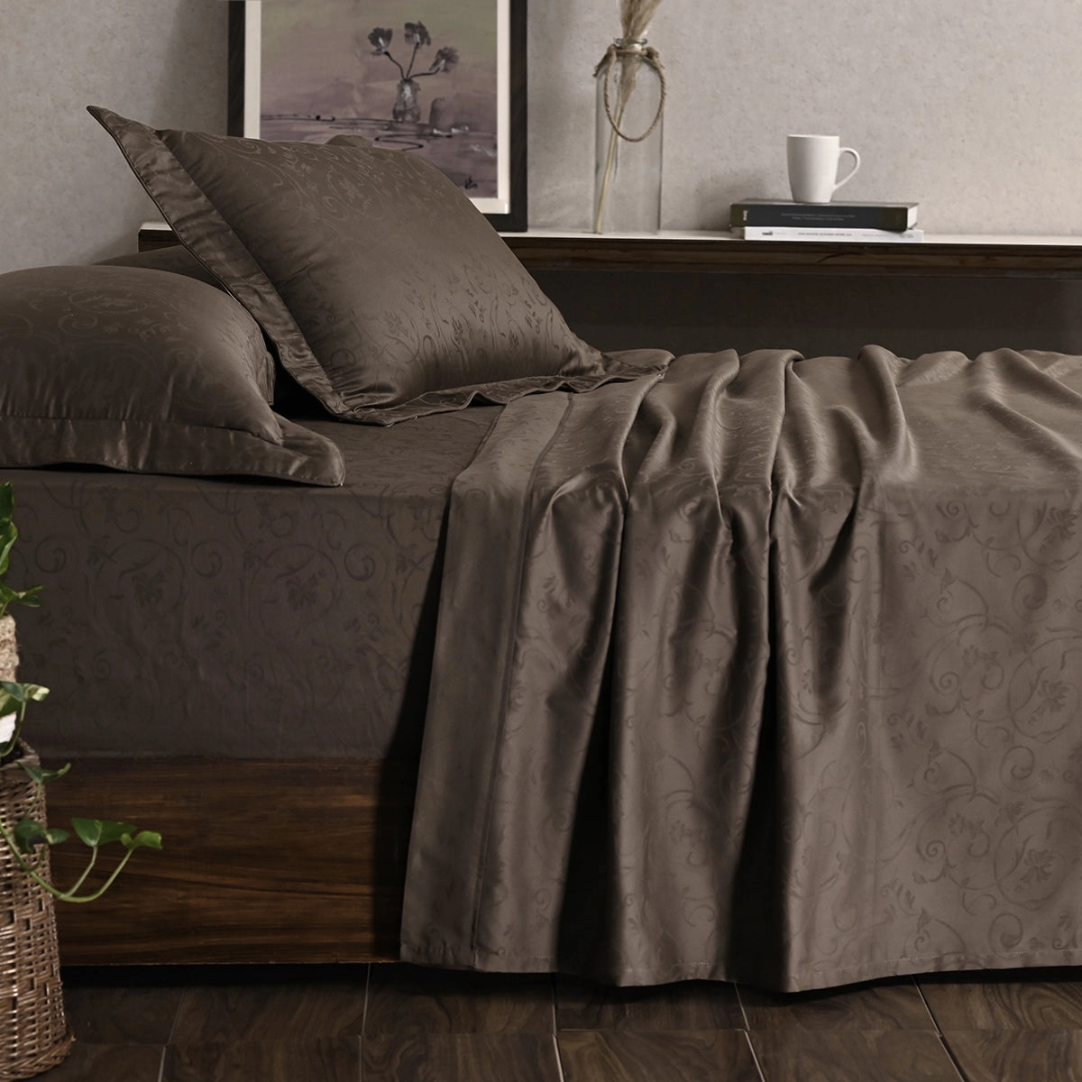 Scroll Self Jacquard 100% Cotton Ultra Soft Bed Sheet With Pillow Covers