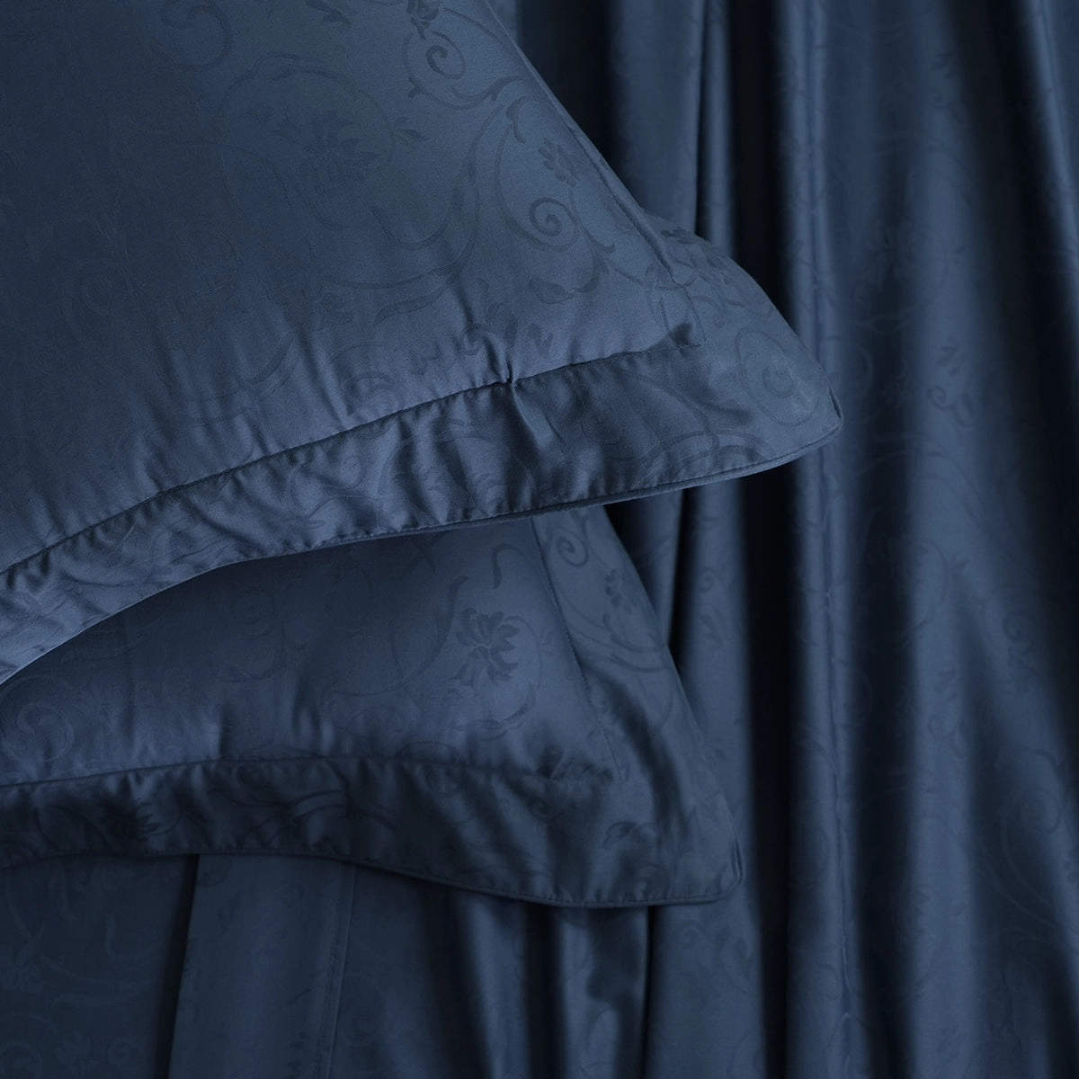 Scroll Self Jacquard 100% Cotton Ultra Soft Bed Sheet With Pillow Covers
