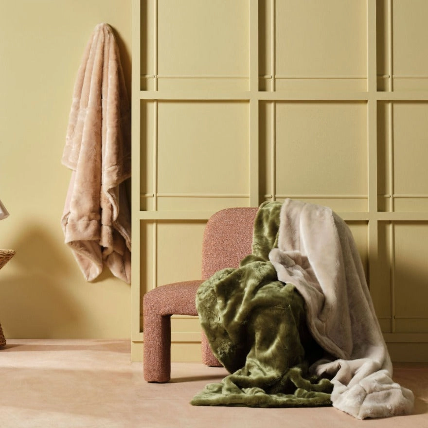 Selma Oatmeal Throw Rug by Linen House