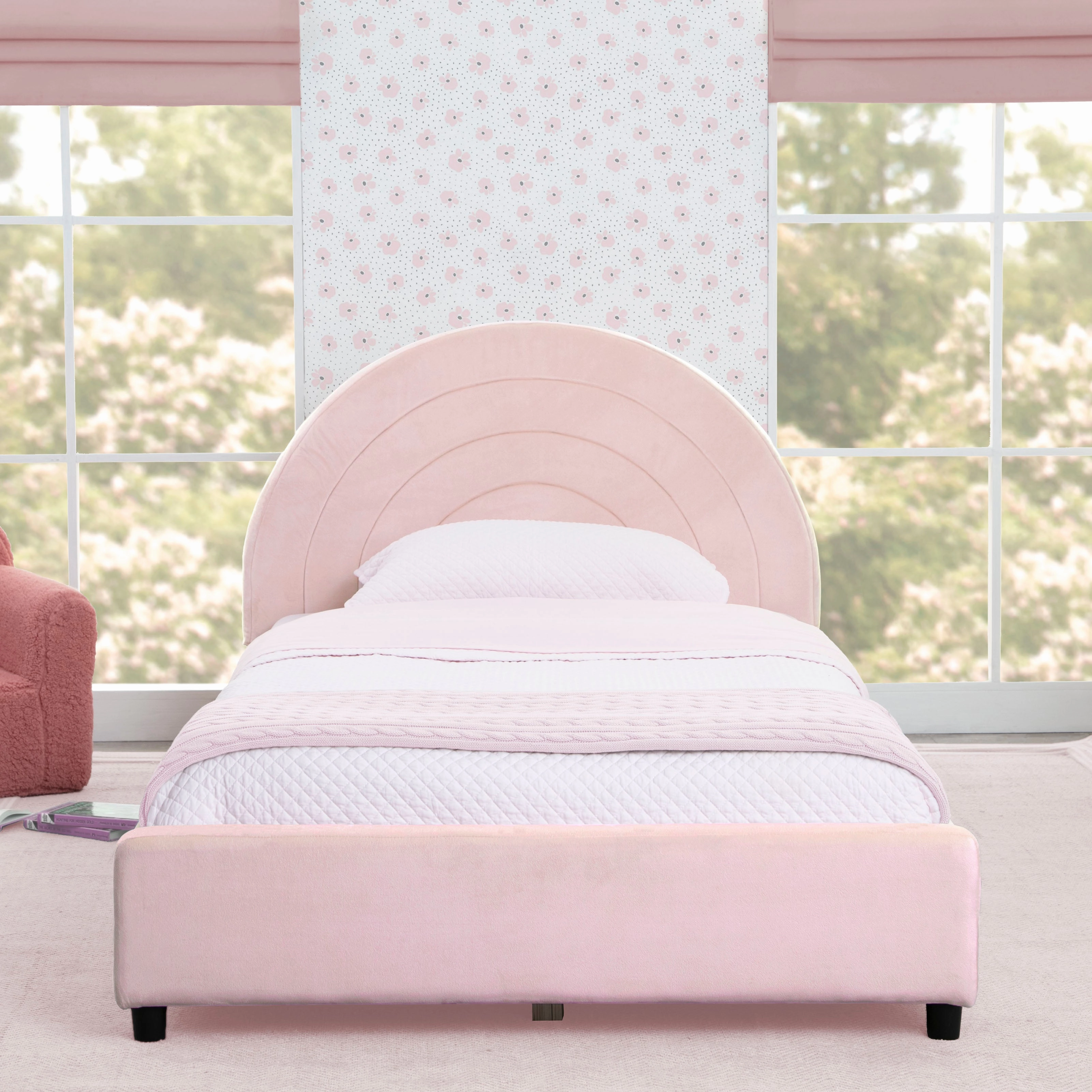 Upholstered Twin Bed with Round Headboard