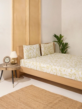 Westside Home Green Leaf Print Queen Bed Flat Sheet and Pillowcase Set